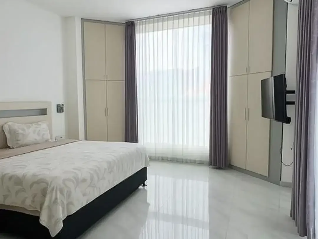 Modern Tropical 4-Bedroom Freehold Semi-Villa - Jimbaran - Image 4 of 10