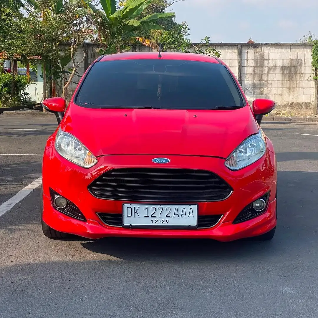 Ford Fiesta Ecoboost 1.0 AT - 2014 - Image 2 of 10