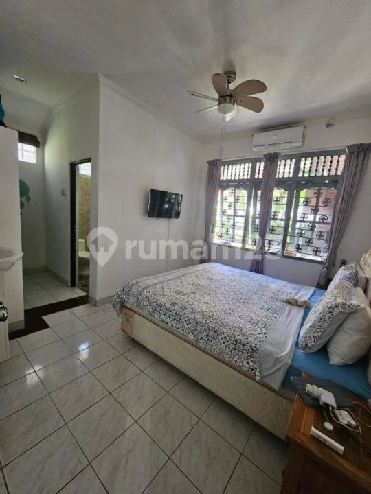 V581 Modern 3Br Beachside Villa Sanur Walk To Mall & Beach - Image 3 of 4