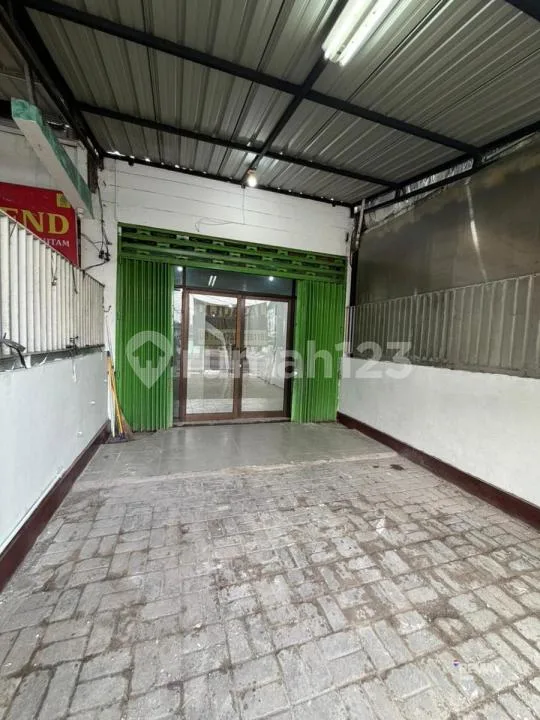 Ruko Dijual di Tuban, Kuta - Lokasi Strategis & Ramai. - Image 1 of 4