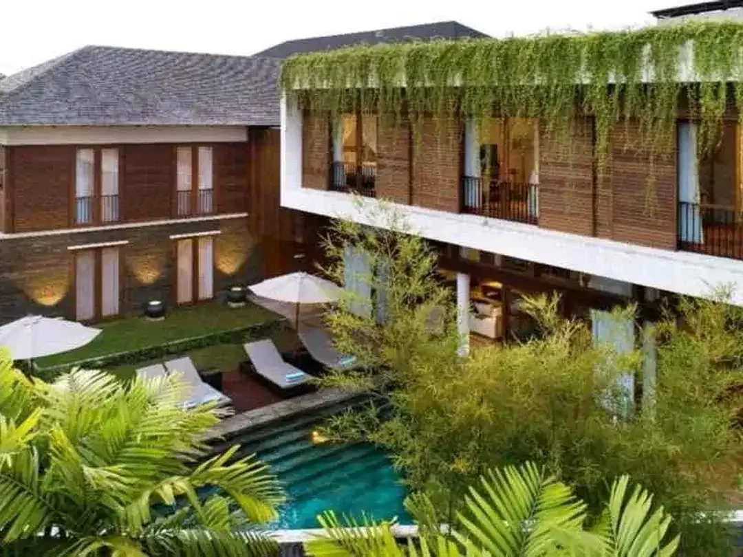 5 BEDROOMS BALINESE MODERN STYLE WALKING DISTANCE TO THE BEACH AT BERAWA CANGGU - Image 1 of 10