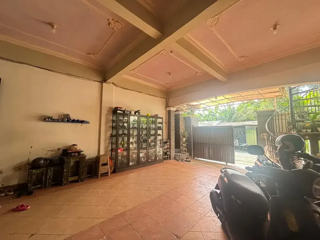 RUMAH 3 LANTAI DI PERUMAHAN JL RAYA LUKLUK MENGWI DEKAT PUSPEM BADUNG - Image 5 of 9