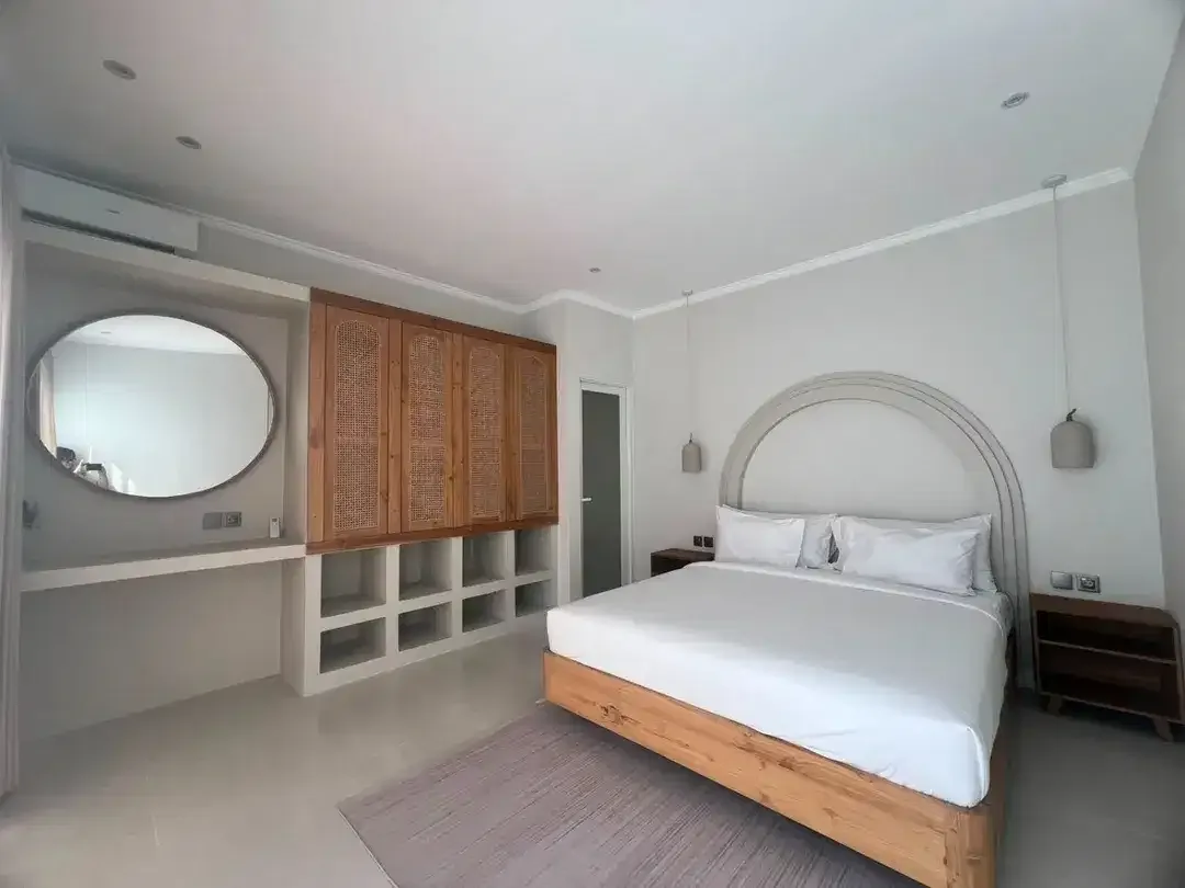 Disewakan - Villa Baru Bergaya Modern di Kawasan Sanur, Furnished, Dekat dengan Pantai Sanur - Image 7 of 10