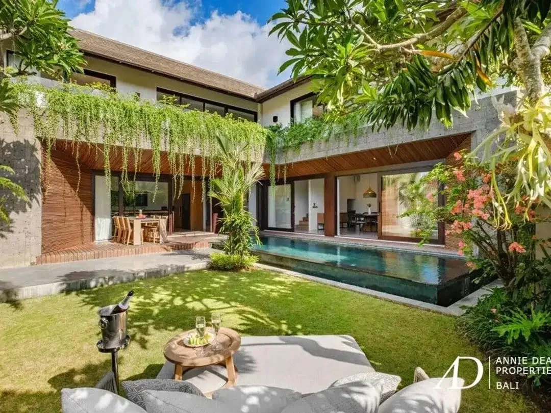 FREEHOLD | MODERN VILLA WITH COMMERCIAL SHOPFRONT IN CENTRAL CANGGU - Image 9 of 10