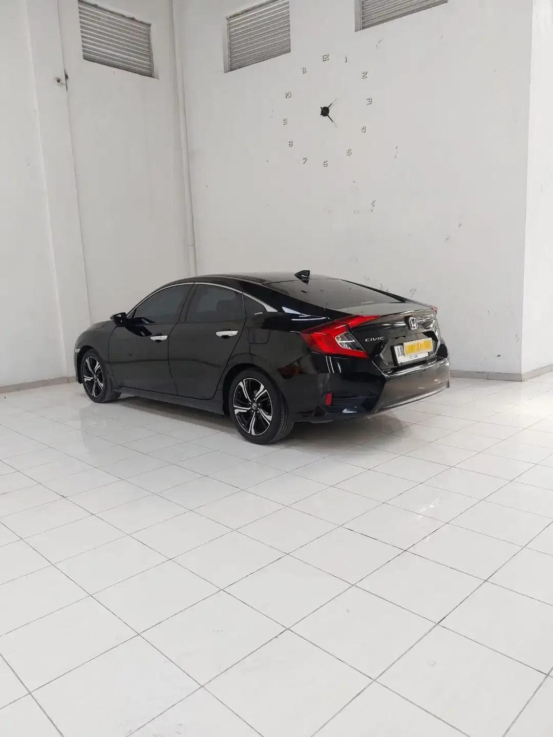 Honda Civic 1.5 Turbo Sedan 2018 - Image 6 of 10