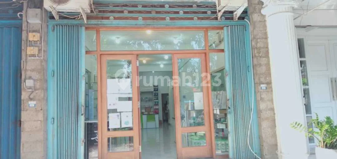 Ruko Dengan 2 Lantai Lokasi Dauh Puri Denpasar Barat - Image 2 of 4