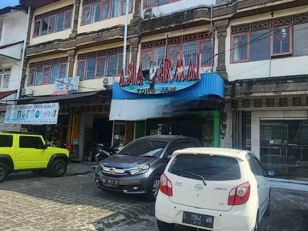 Ruko Ex Toko Jam dijual di Gatsu Tengah. - Image 4 of 10