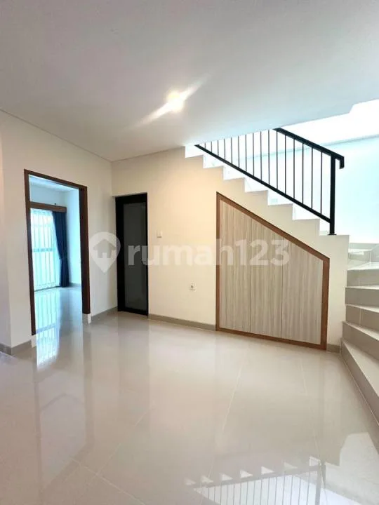 Rumah Cantik 2 Lantai di Sanur Dekat Icon Mall - Image 3 of 4
