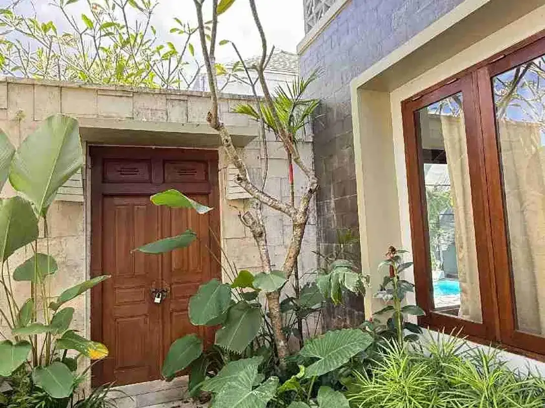 Jual Rumah 2lt Fuenished + Private pool Lokasi di Perumahan area Jimbaran. strategis & nyaman untuk Hunian - Image 4 of 10
