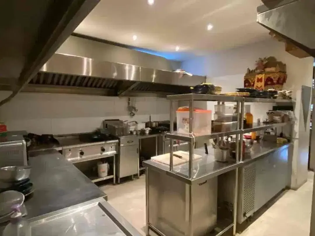 Di sewakan modern cafe tempat yg nyaman dan lokasi yg strategis di Kerobokan - Image 7 of 7