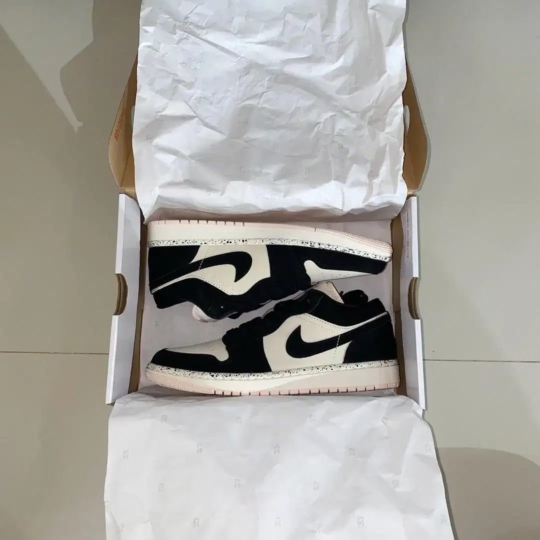 Nike Air Jordan 1 Low Women Guava Ice - Image 2 of 10