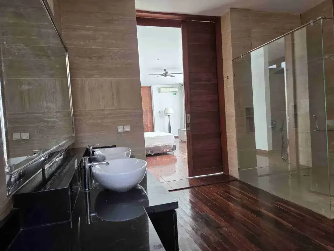 freehold luxury villa at sanur - Image 2 of 10