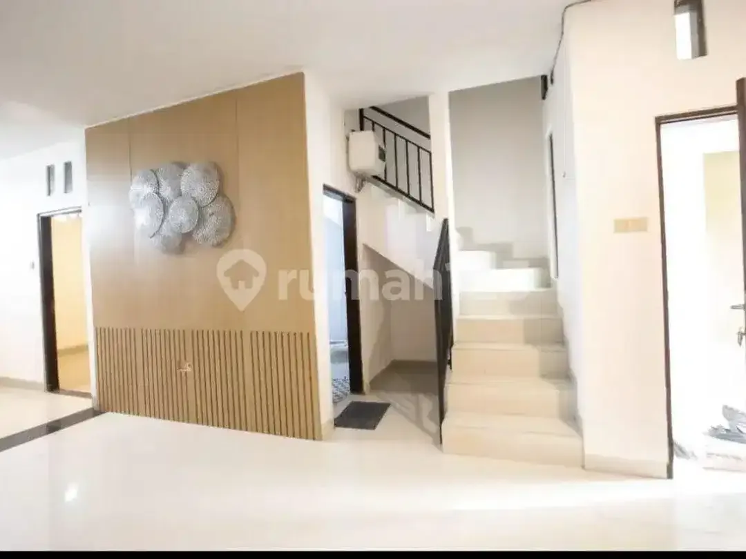 Rumah Modern Minimalis Lantai 2 Area Abianbase Dalung Utara - Image 1 of 9