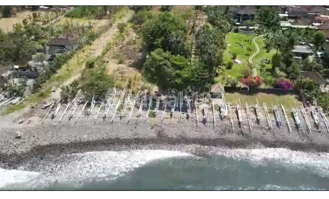 Amed - Beachfront And Mountain View Land For Sale - Image 3 of 4