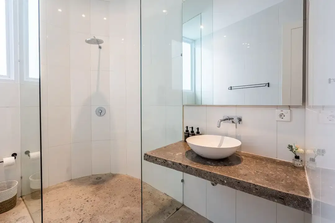 LEASEHOLD VILLA IN SEMINYAK FULLY FURNISHED - Image 9 of 10