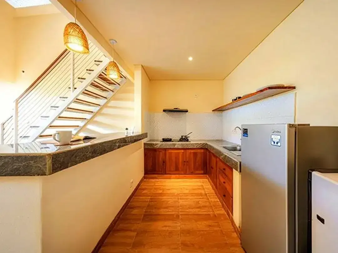 AMR-136.AND  For Monthly Rent Modern Cozy Loft In Seminyak – Stylish 1BR Apartment with Fast WiFi & Full Facilities! - Image 6 of 10