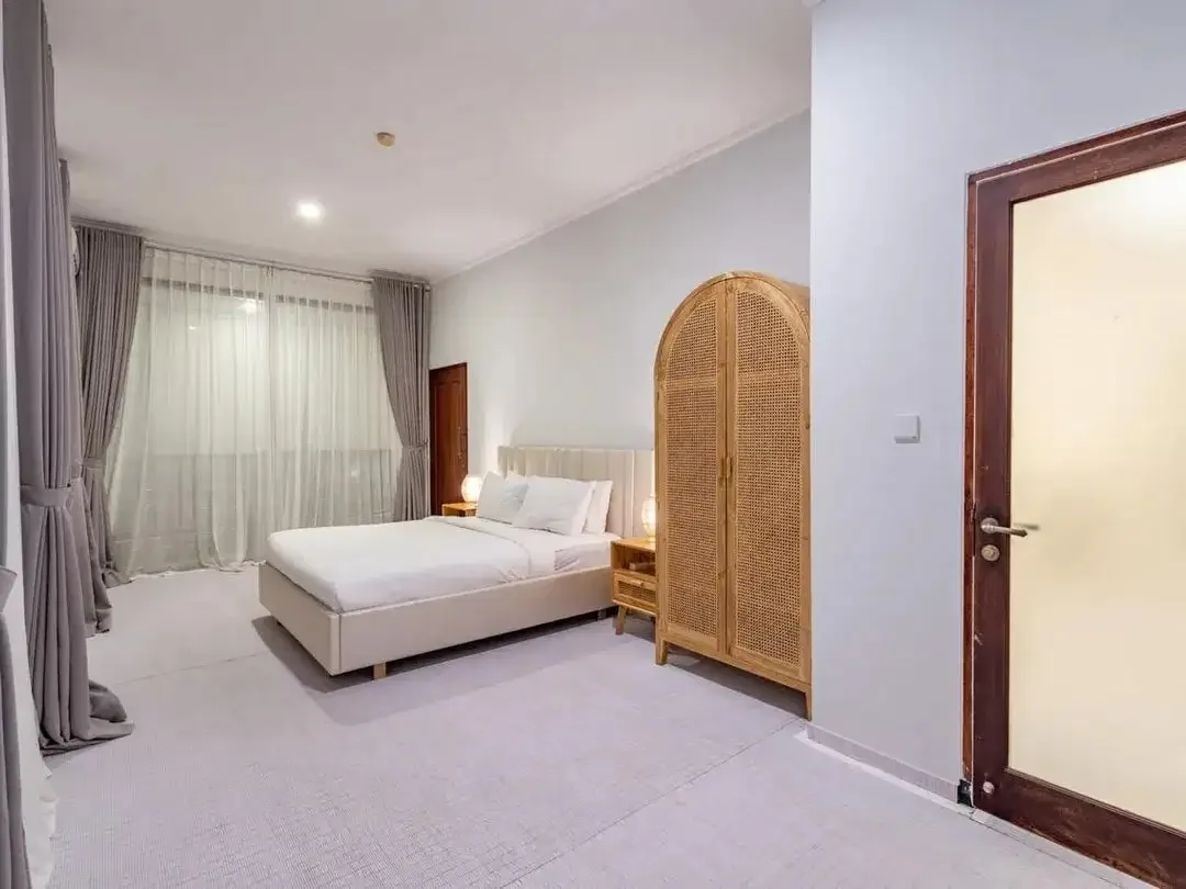 VILLA for Sale  Prime Location, walking distance to Canggu Beach, Famous Restaurants and Cafes - Image 8 of 10