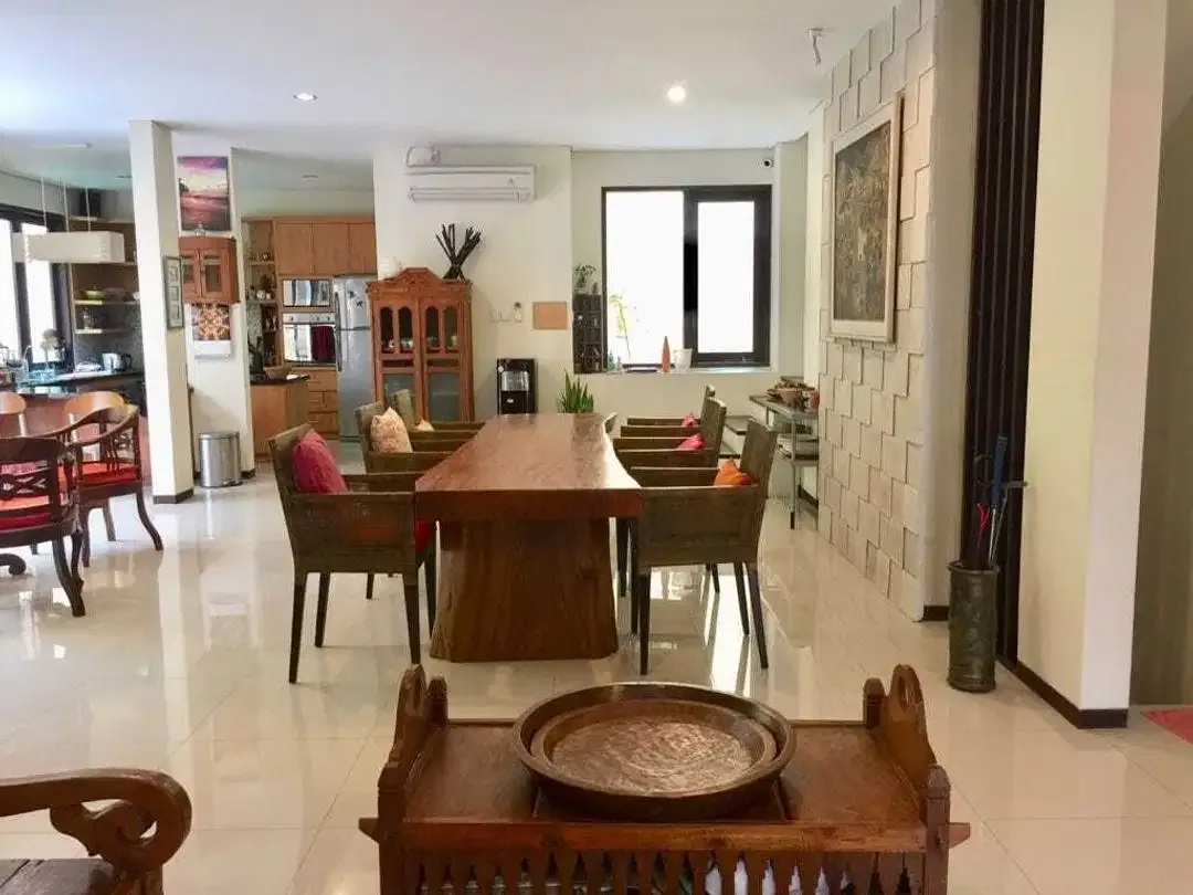 Rumah Mewah Perabot Artistik di Hayam Wuruk Residence Denpasar - Image 9 of 10