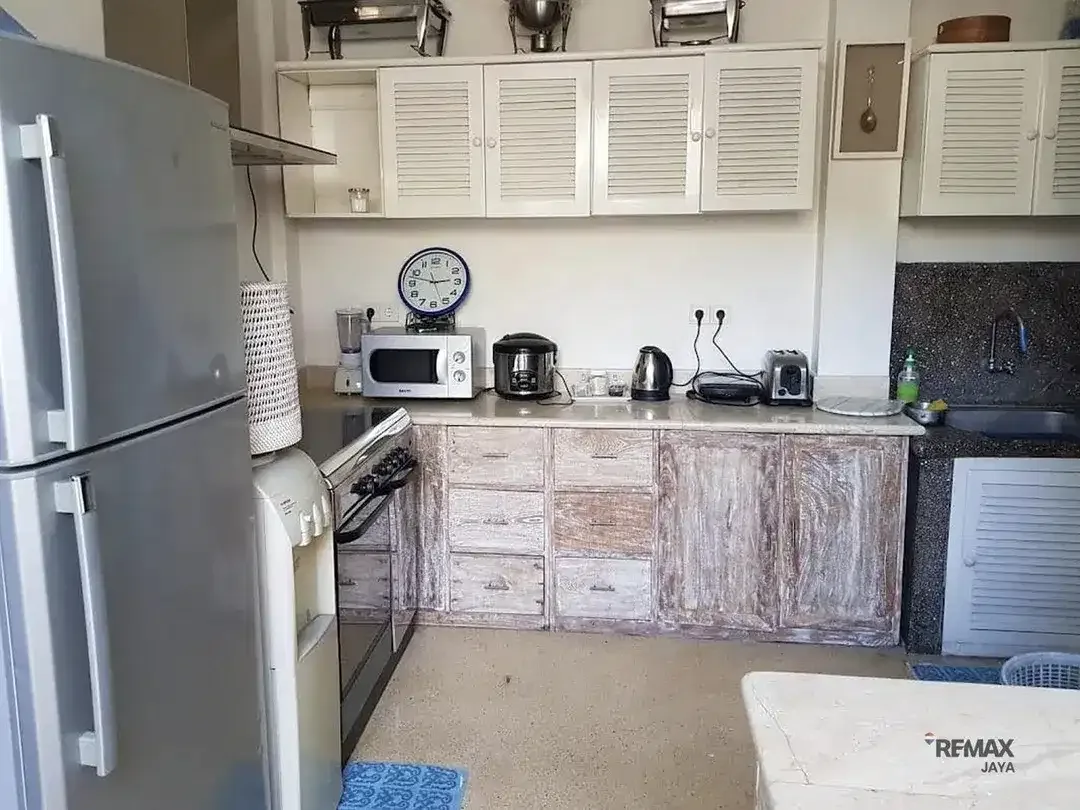 Tanah bonus villa cocok tempat usaha di jalan utama Dijual, di Kerobokan - Image 1 of 7