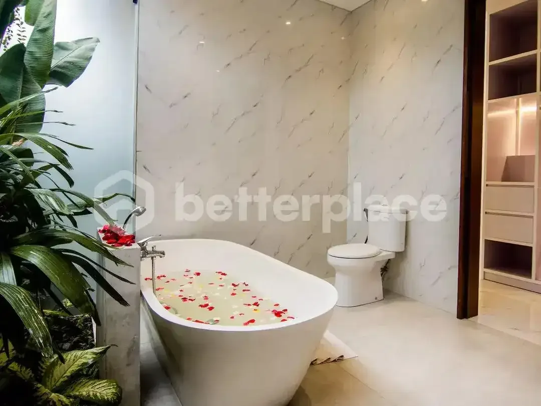 Modern 2 Bedroom Villa with Garden in Kerobokan - Image 8 of 10