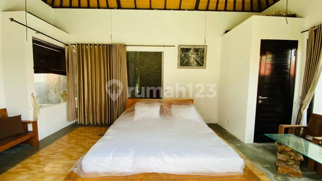 Villa Luas 2 Lantai Furnished Gunung Salak Strategis Kerobokan - Image 2 of 4
