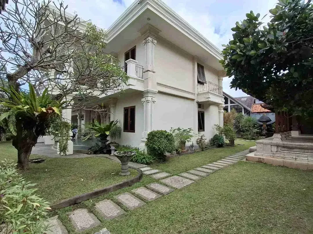 RUMAH MEWAH LANTAI II DI KAWASAN ELITE SEKAR TUNJUNG DENPASAR - Image 3 of 10