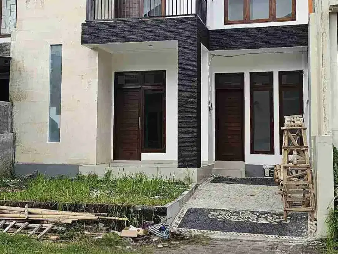 JUAL CEPAT RUMAH BARU 2LT Lokasi Perumahan Taman Jimbaran Dekat Kantor Imigrasi Area Strategis Hunian. - Image 1 of 10