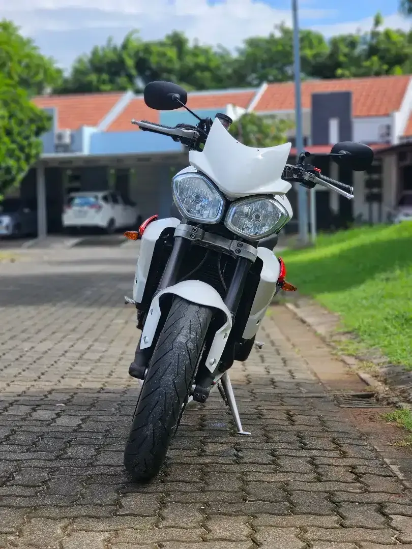 Triumph Street Triple 675R 2015, kondisi cakep, full mulus, noPR - Image 7 of 10
