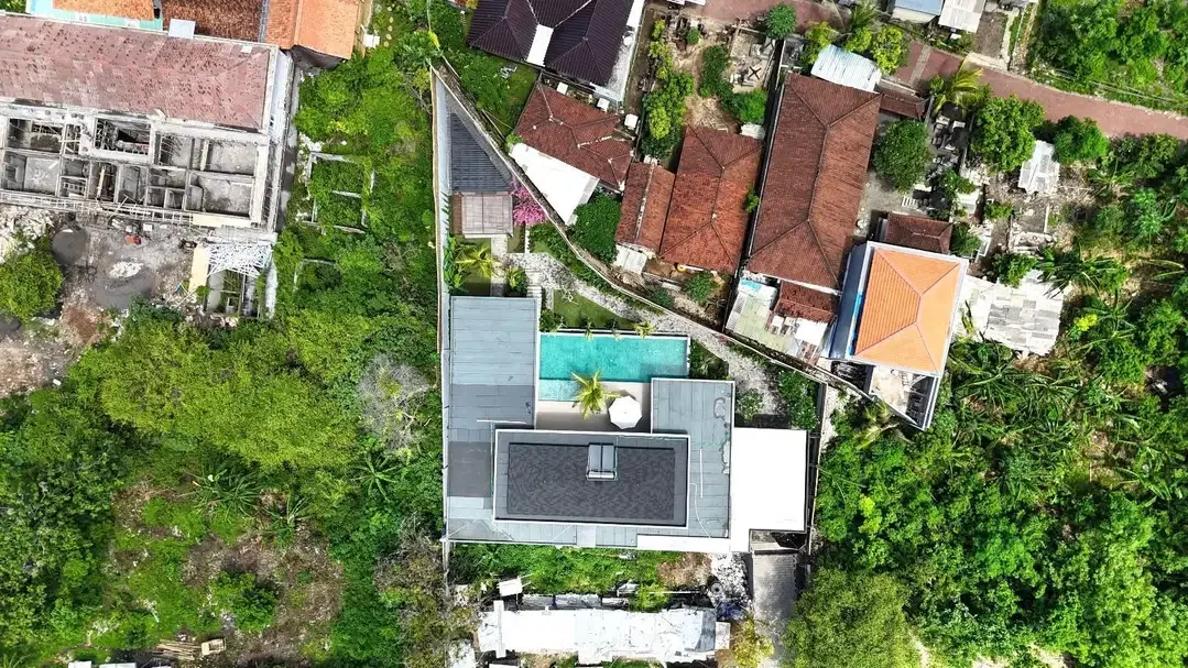 Villa Modern Mewah di Puri Gading Jimbaran, Kolam Besar - Image 4 of 10