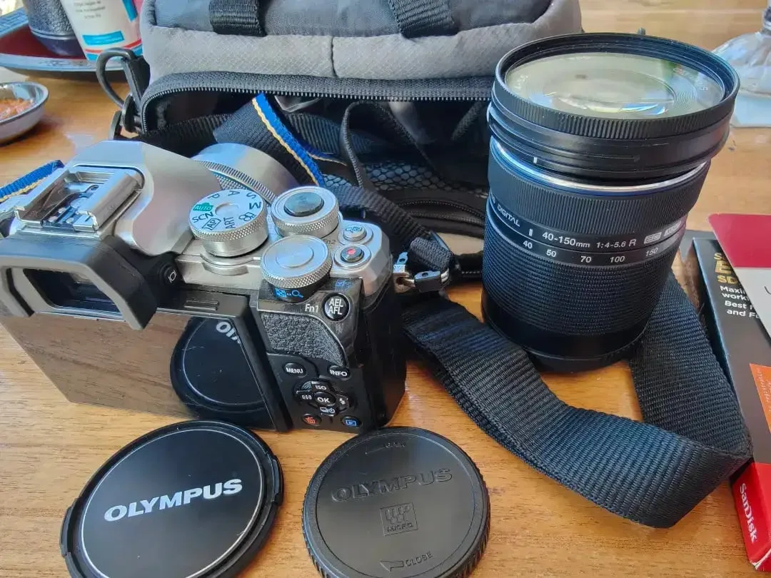 Kamera Olympus fullset like new plus Lensa - Image 5 of 8