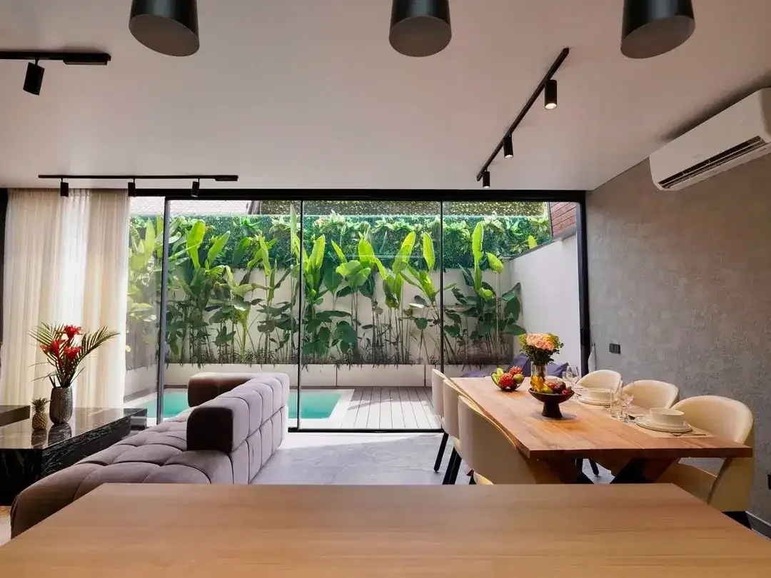 Vila siap pakai di pusat kawasan dengan status komersial dan potensi sewa tinggi! - Image 3 of 10