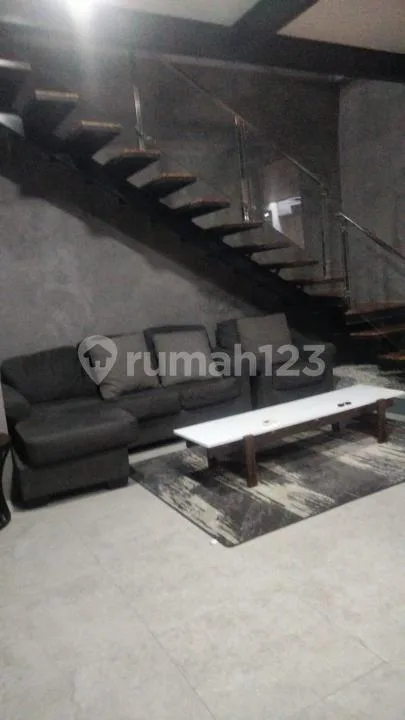 Rumah Exclusive dan Baru di Renovasi - Image 4 of 4
