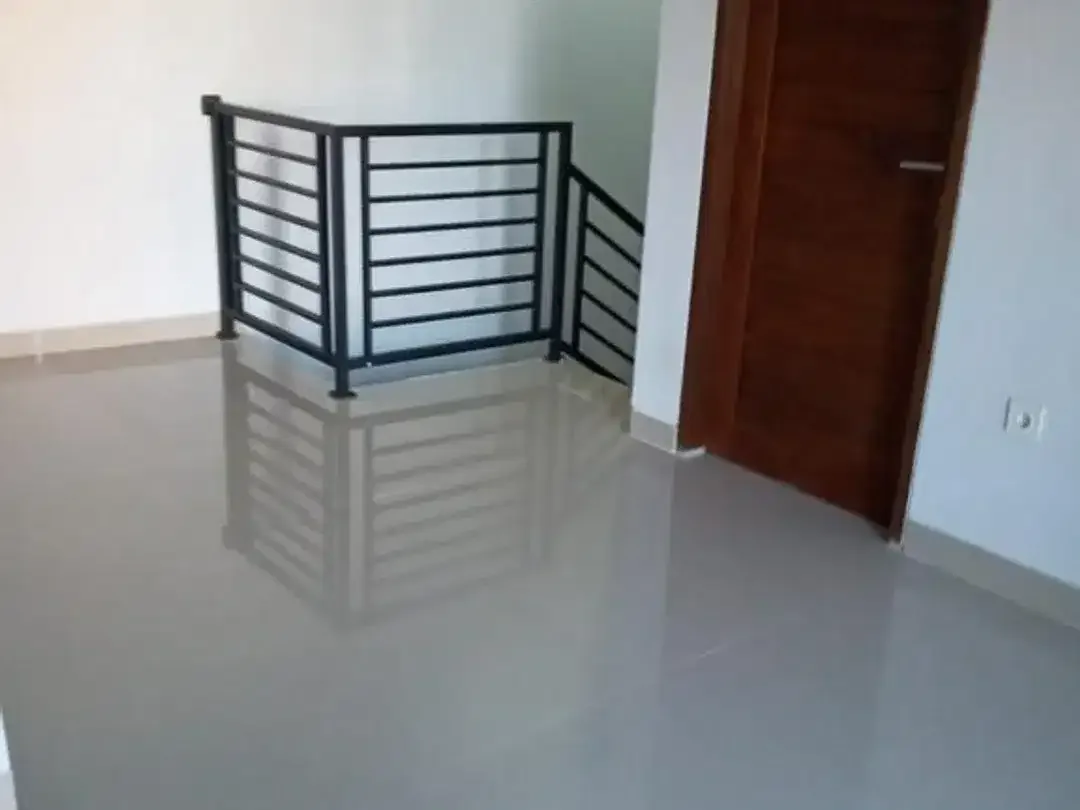 Rumah Unfurnished 4 Kamar Tidur Disewakan di Pengiyasan, Sanur - Image 8 of 8