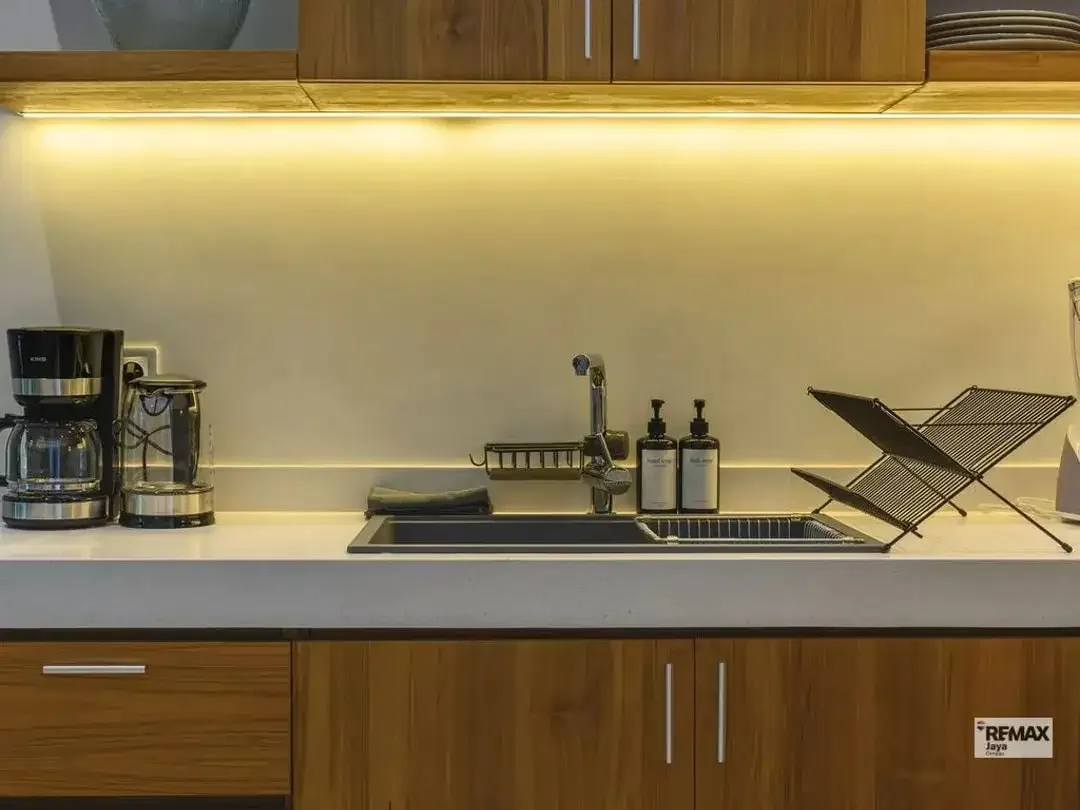 Modern 2-Bedroom Townhouse With Up To 65-Year Leasehold In Sanur - Image 8 of 10