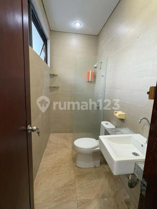 Rumah Villa 2 Lantai Full Furnished + Kolam Renang - Image 4 of 4
