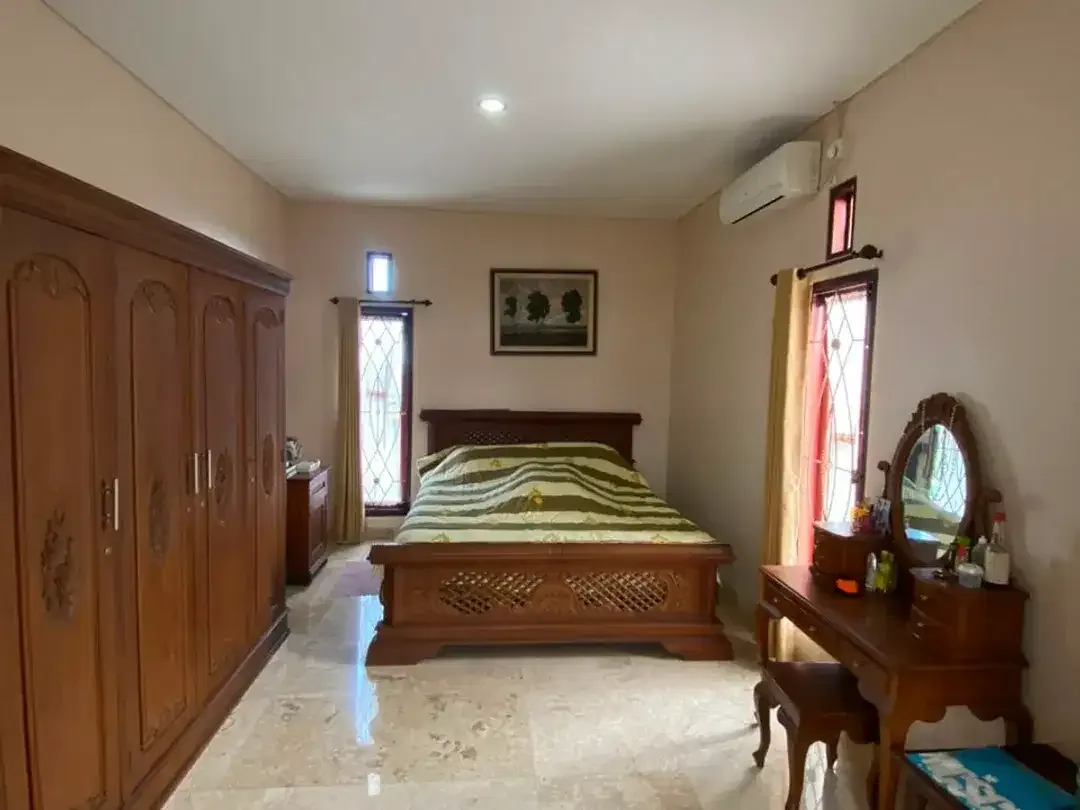 STUNNING 3-STOREY RESIDENCE WITH PANORAMIC OCEAN & RICE FIELD VIEWS - Image 9 of 10