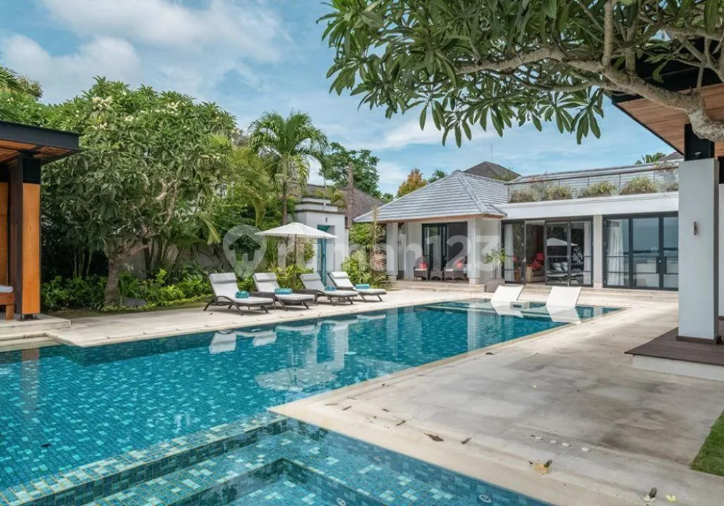 Dijual Villa Mewah Pinggir Pantai Siap Huni Berlokasi di Nusa Dua, Kuta Selatan, Bali - Image 4 of 4