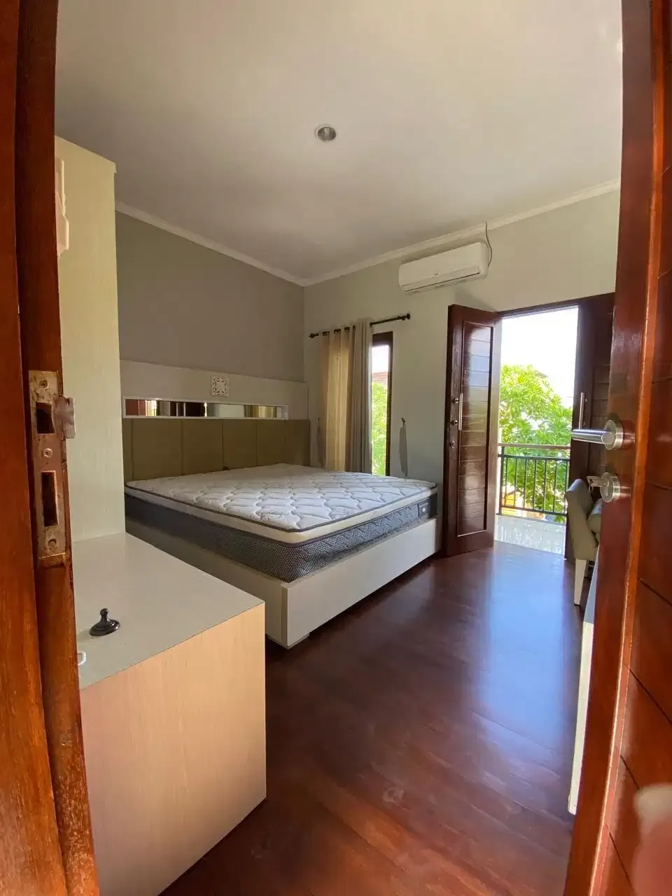 Dijual Murah Rumah Lantai 2 One Gate System Nusa Dua Fully Furnished - Image 8 of 10