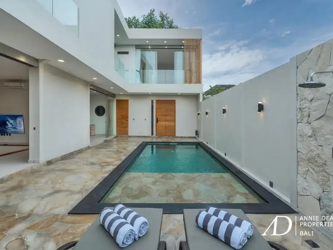 LEASEHOLD | MODERN MINIMALIST 3-BEDROOM VILLA IN PADONAN, CANGGU - Image 3 of 10