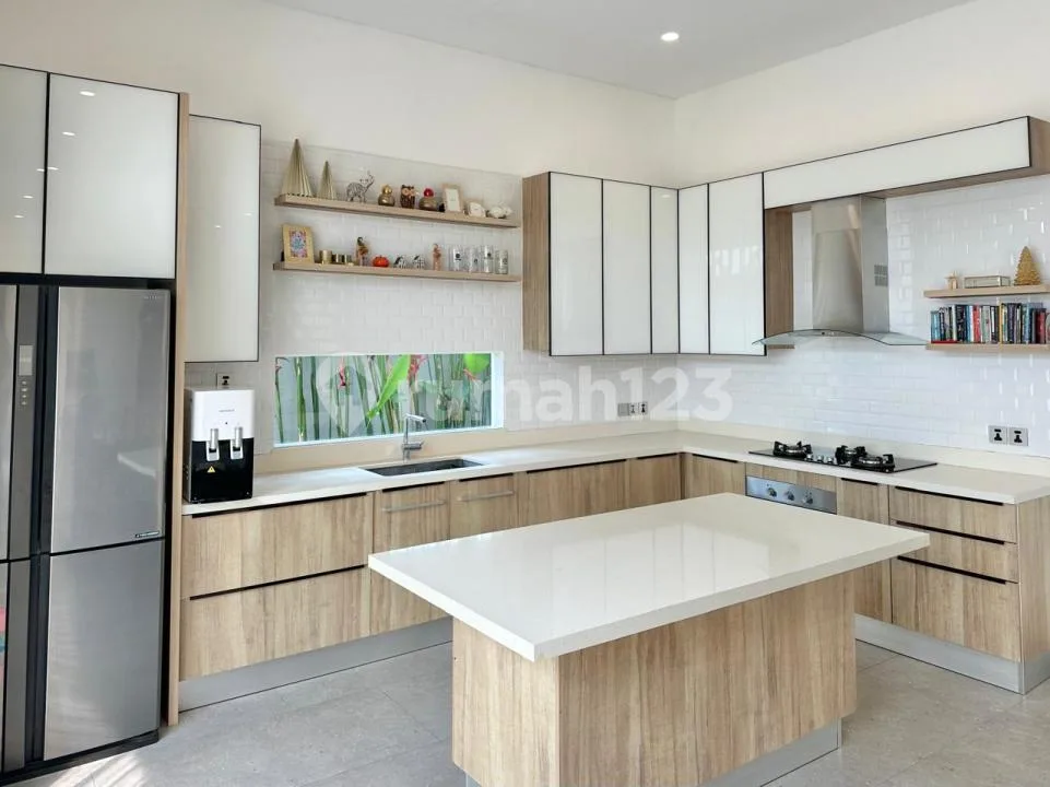 Villa In Berawa Canggu Good Location Freehold - Image 1 of 4