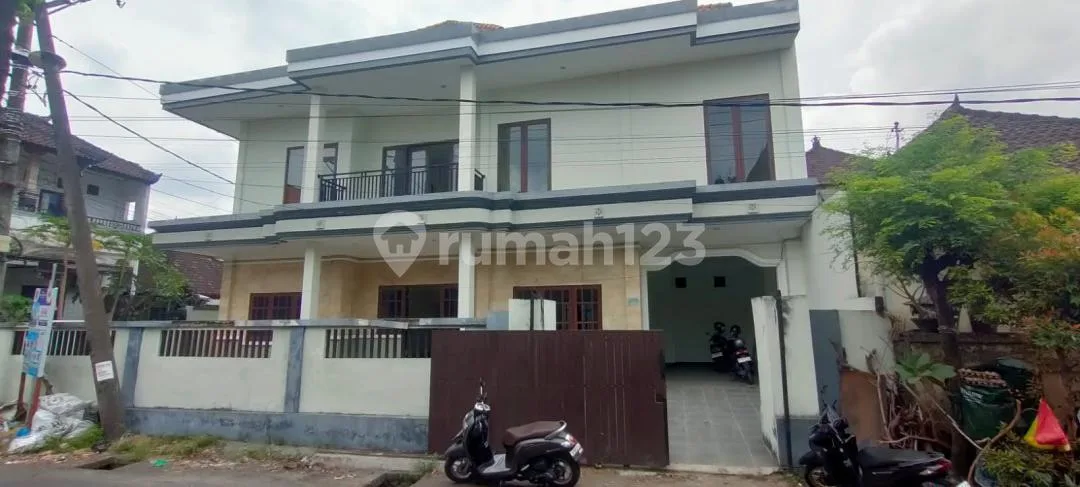 Rumah Mewah 2 Lantai Strategis di Gatsu Tengah Denpasar - Image 1 of 4