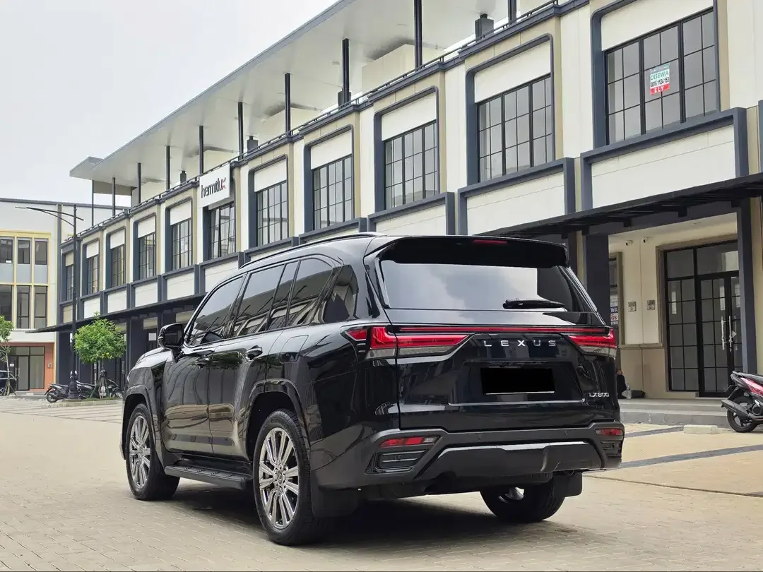 LEXUS LX600 VIP - Image 3 of 10