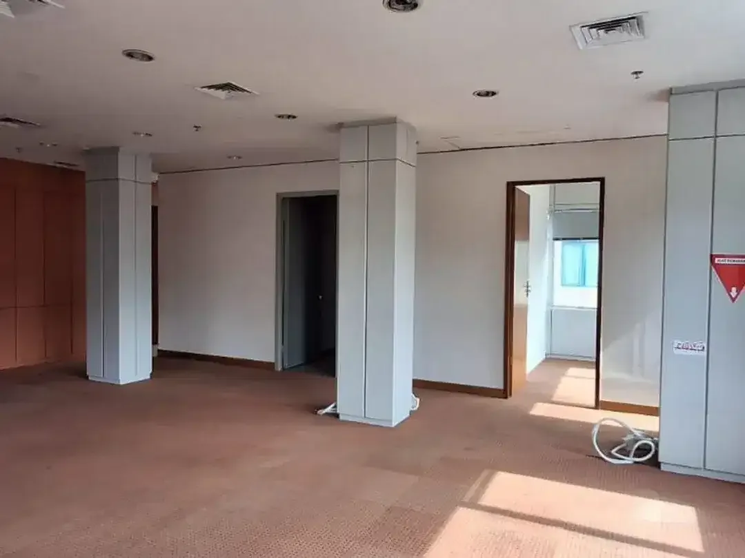 Gedung Kantor Ex Bank Disewakan, di Pusat Niaga Denpasar Barat Area - Image 3 of 5