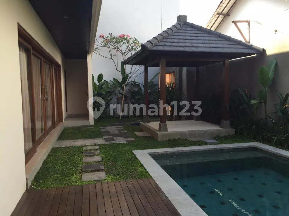 Disewakan Villa / Rumah 2 Lantai - Siap Huni - Image 2 of 4