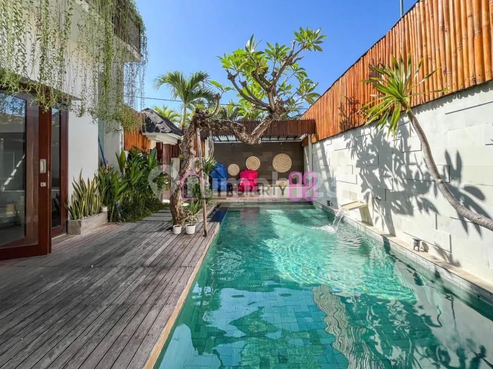 Modern Villa Mewah dengan Jacuzzi dan Kolam Renang Pribadi di Seminyak | 3 KT - Image 2 of 4