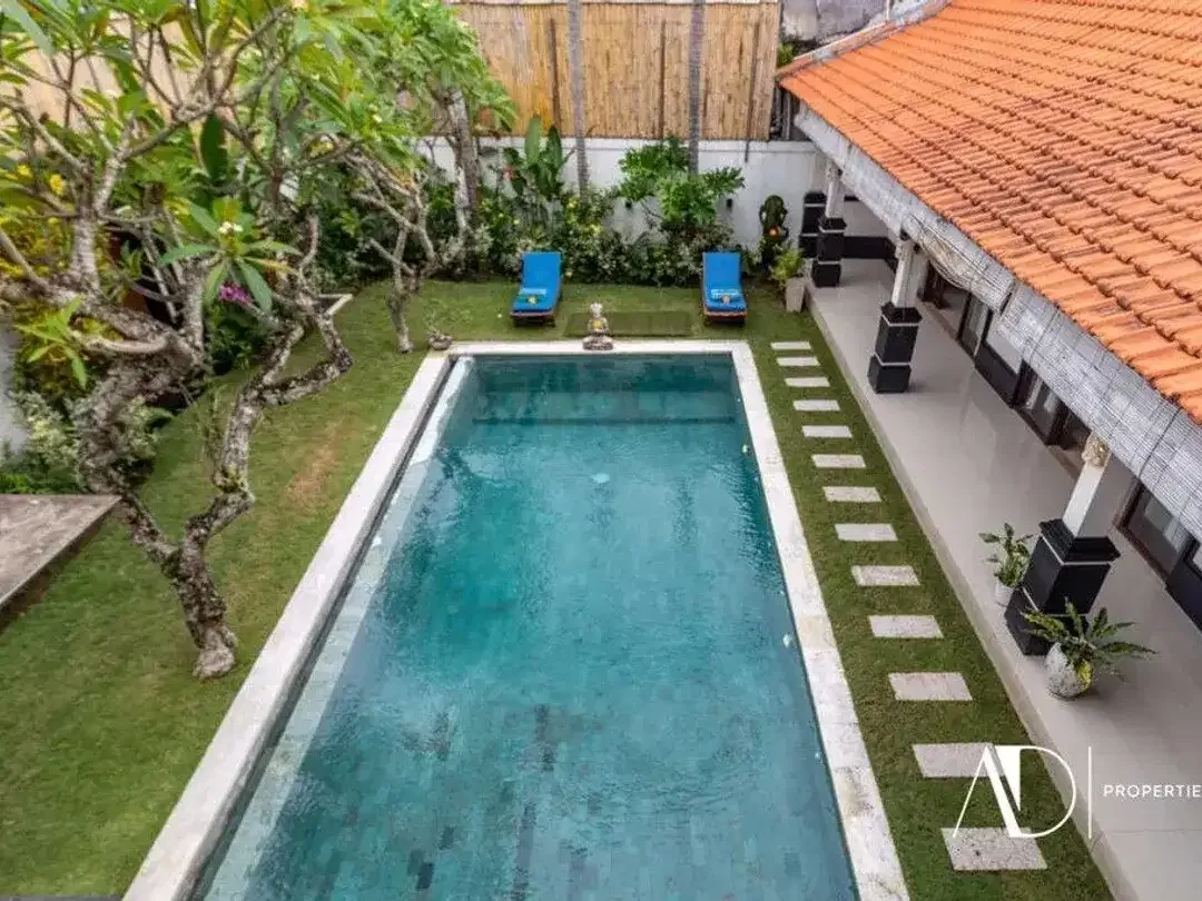 FREEHOLD 4 BR VILLA OFFERS RICE FIELD & MOUNTAIN VIEW IN PERERENAN - Image 2 of 10