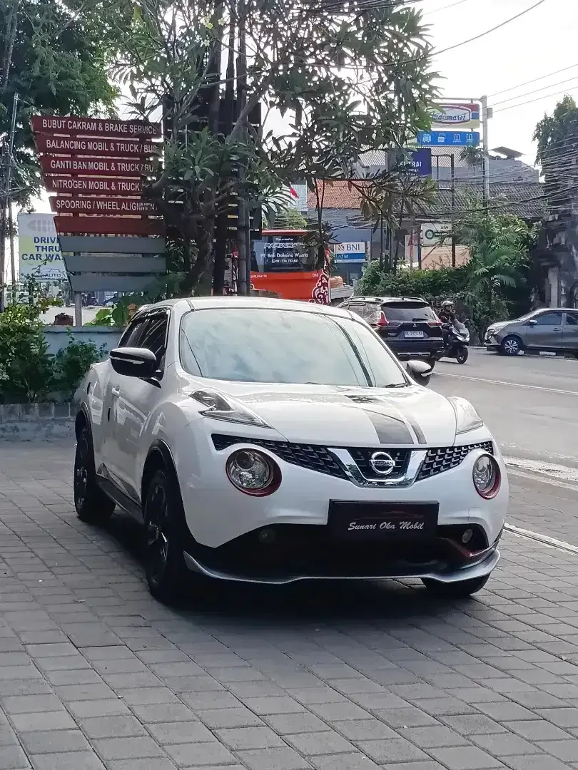 JUKE REVOLT MATIC BLACK INTERIOR PLAT BALI LOW KM ISTIMEWA - Image 1 of 10