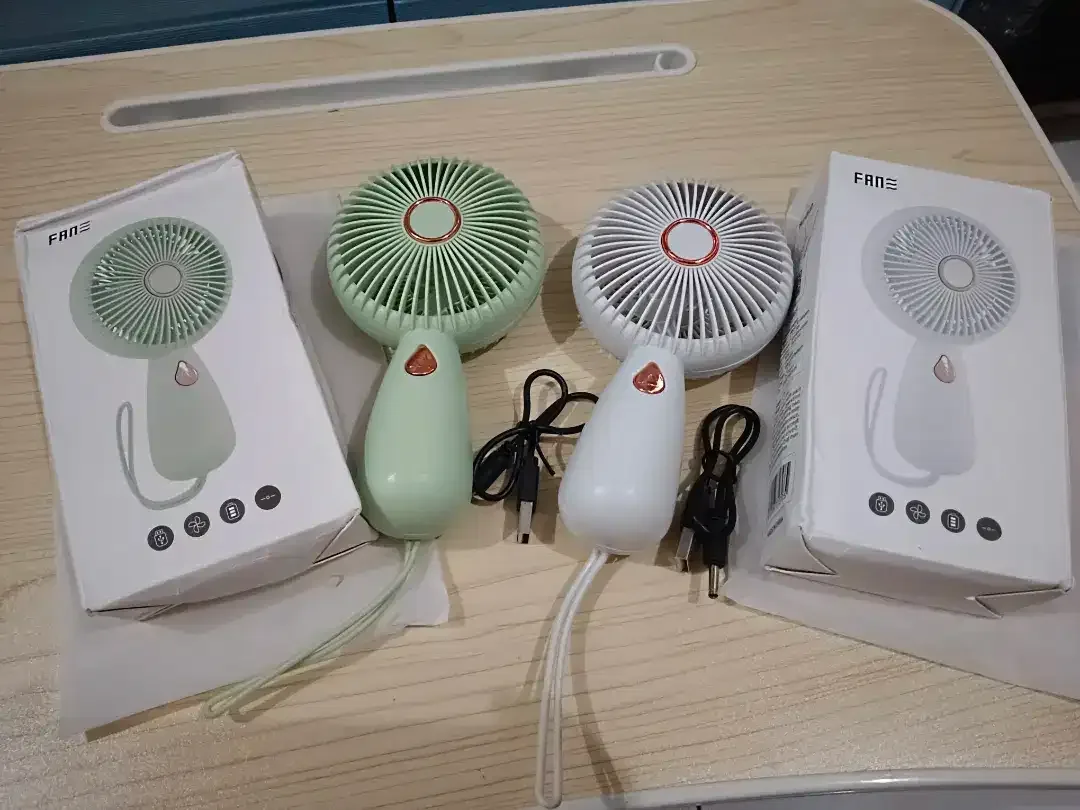 35rb BARU- Dijual Murah Kipas Angin Mini Fan Genggam Cute Portable+Led - Image 2 of 10