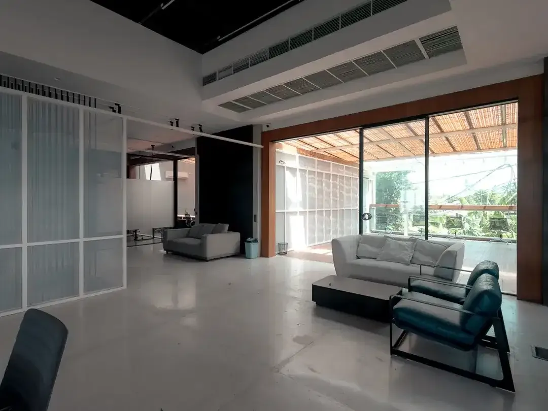 Rental - Premium 720 sqm Office in the Heart of Ubud - Fully equipped, Move-in ready - Image 6 of 10