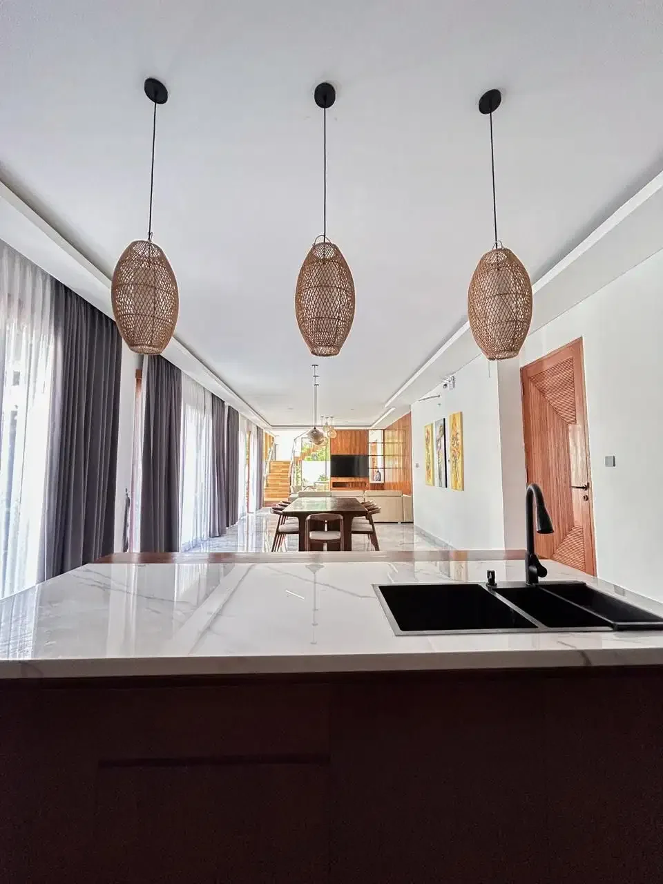 Villa Mewah 3 Lantai Full Furnished di Nusa Dua Bali - Image 3 of 10